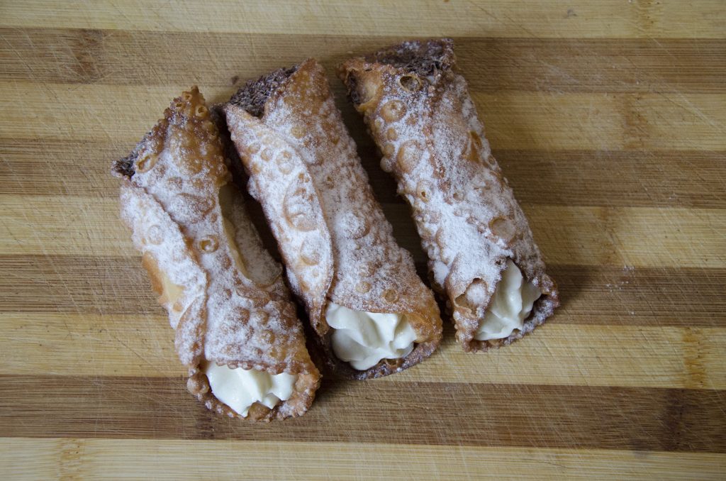 tres cannoli